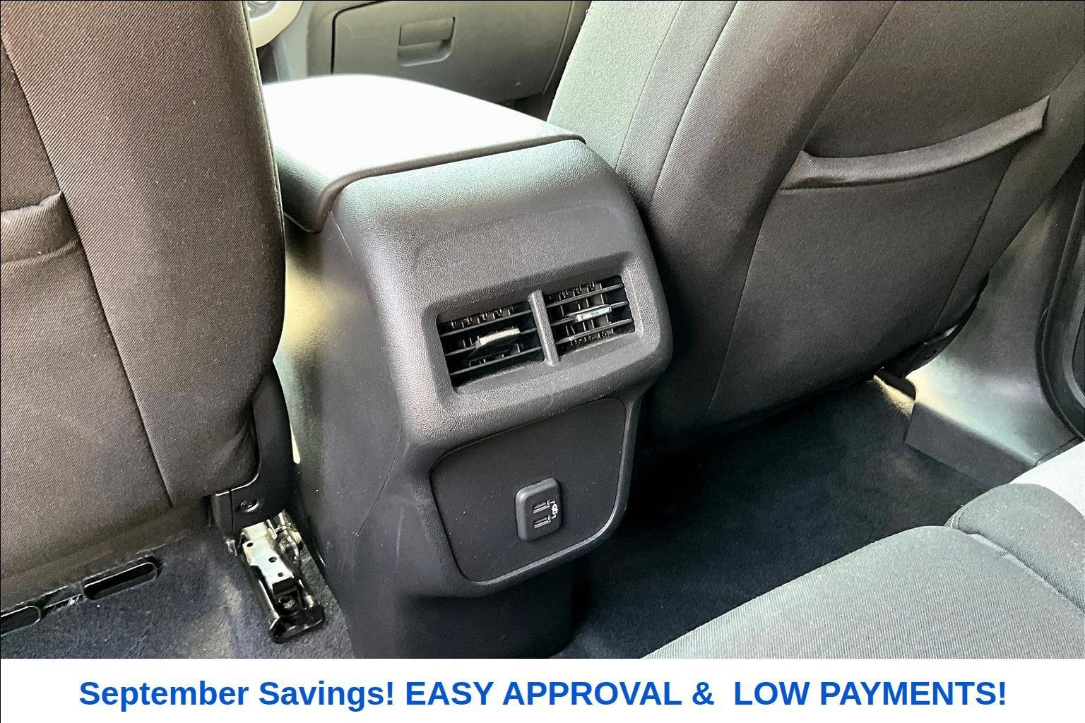 Used 2020 Chevrolet Equinox LT w/ Driver Convenience Package AWD/4WD image 11
