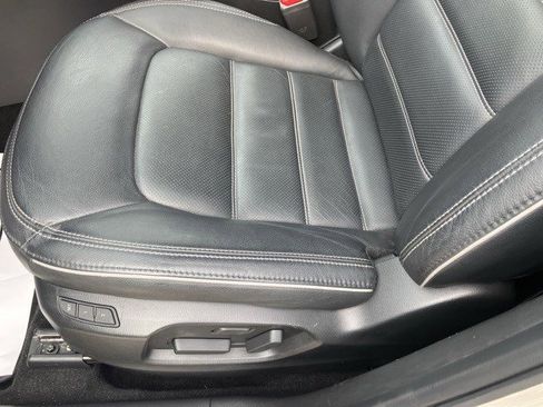 Used 2025 MAZDA CX-5 AWD 2.5 S w/ Preferred Package image 12