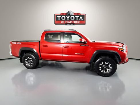 Used 2021 Toyota Tacoma TRD Off-Road w/ TRD Premium Off Road Package AWD/4WD image 8