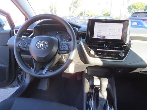 Certified 2025 Toyota Corolla LE image 21