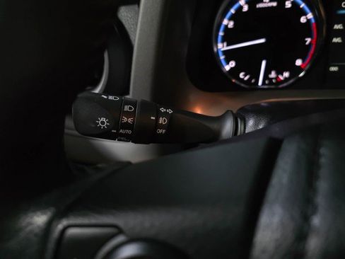 Used 2016 Toyota RAV4 Limited image 22