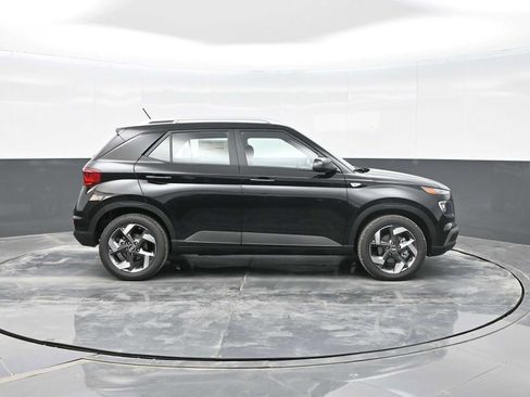 New 2026 Hyundai Venue SEL image 9
