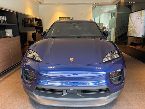 Certified 2024 Porsche Macan 4 Electric AWD/4WD image 1