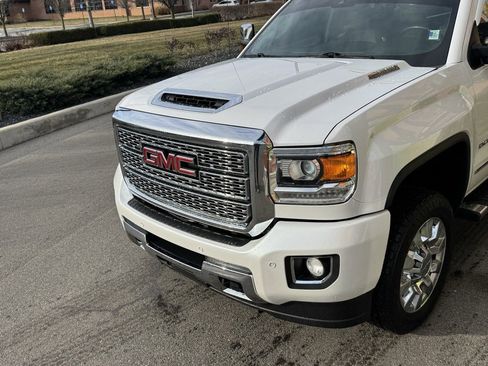 Used 2018 GMC Sierra 2500 Denali w/ Duramax Plus Package image 5