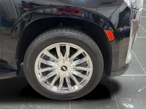Used 2022 Cadillac Escalade Premium Luxury AWD/4WD image 20