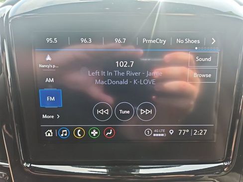 Used 2023 Chevrolet Traverse LT FWD image 20