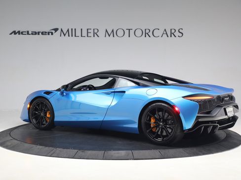 Used 2023 McLaren Artura image 4