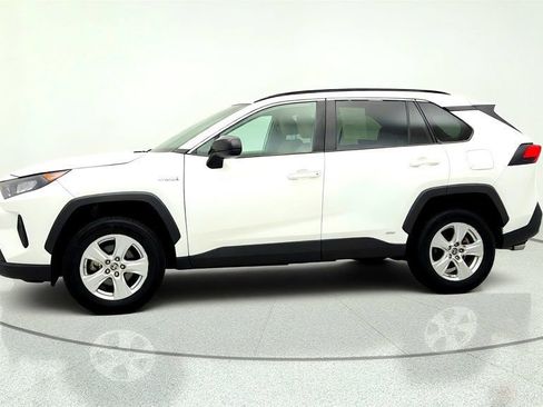 Used 2021 Toyota RAV4 LE AWD/4WD image 8