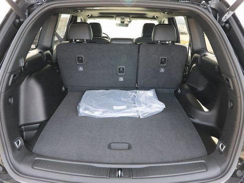 New 2025 Jeep Grand Cherokee Altitude AWD/4WD image 7