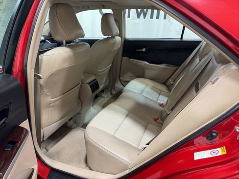Used 2014 Toyota Camry XLE w/ Leather Package FWD image 21