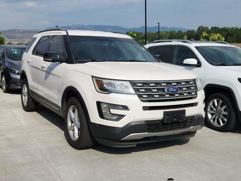 Used 2017 Ford Explorer XLT w/ Equipment Group 201A AWD/4WD image 1