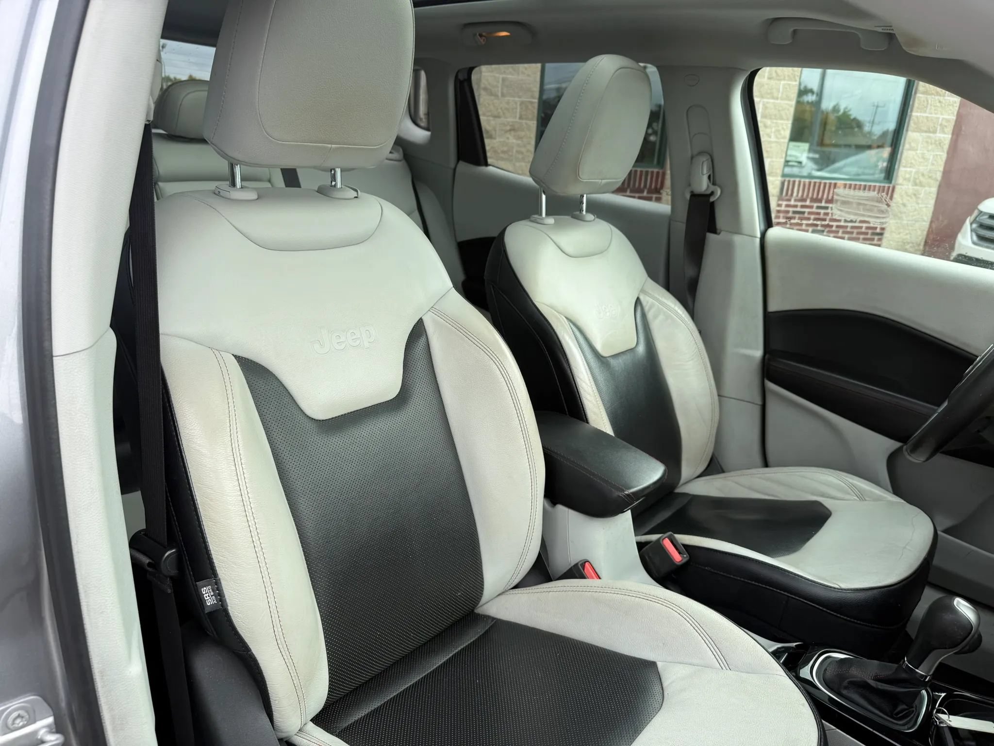 Used 2017 Jeep Compass Limited AWD/4WD image 34