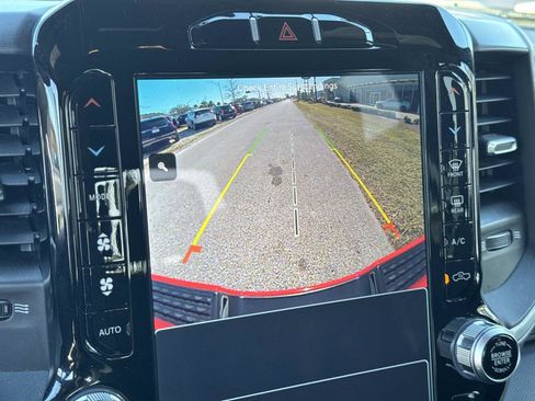 Used 2024 RAM 2500 Big Horn w/ Sport Appearance Package image 26