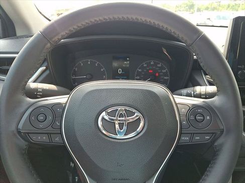 Certified 2023 Toyota Corolla Cross LE w/ Moonroof Package AWD/4WD image 17