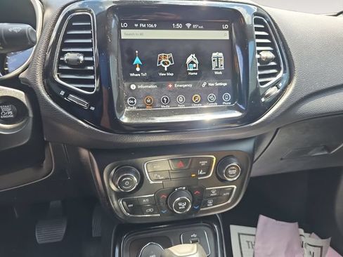 Used 2018 Jeep Compass Limited w/ Navigation Group AWD/4WD image 10