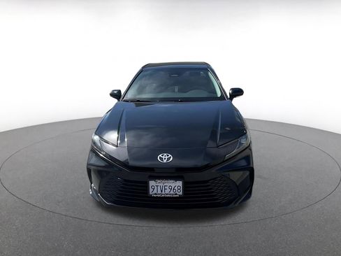 Used 2025 Toyota Camry LE image 4