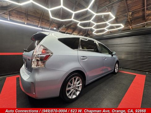 Used 2014 Toyota Prius V Five FWD image 3