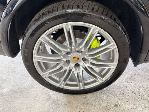 Used 2018 Porsche Cayenne S AWD/4WD image 11