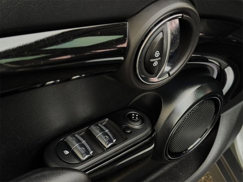 Used 2022 MINI Cooper S image 11