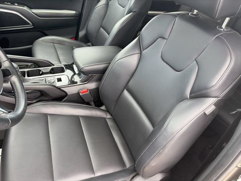 Used 2025 Kia Telluride S FWD image 12