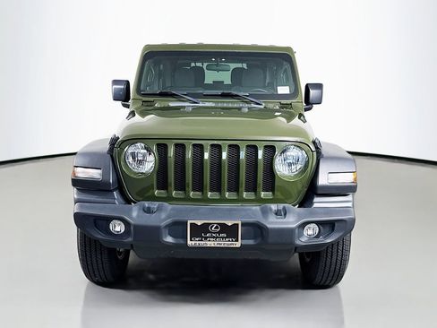 Used 2022 Jeep Wrangler Sport AWD/4WD image 2
