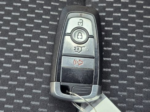 Used 2025 Ford Escape ST-Line AWD/4WD image 33