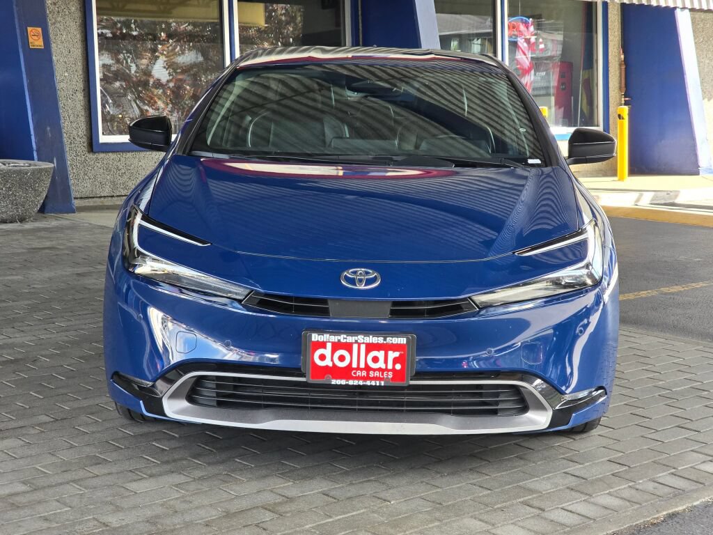 Used 2024 Toyota Prius XLE FWD image 2
