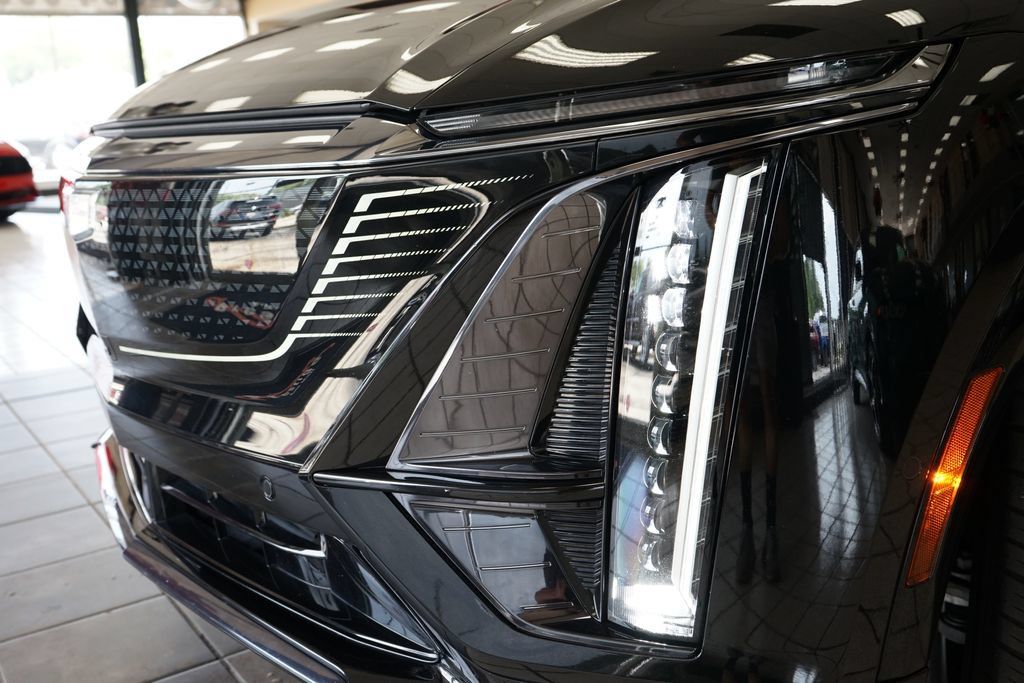 Used 2024 Cadillac Lyriq Sport w/ LPO, Floor Liner Package AWD/4WD image 24