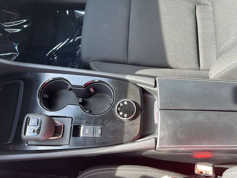 Used 2025 Nissan Rogue S AWD/4WD image 14