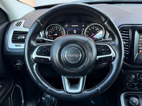 Used 2019 Jeep Compass Latitude w/ Popular Equipment Group AWD/4WD image 34