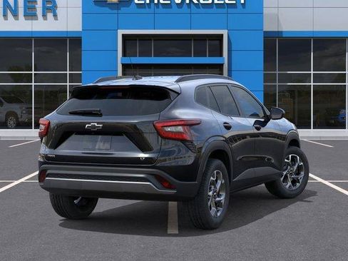 New 2025 Chevrolet Trax LT w/ Driver Confidence Package FWD image 4