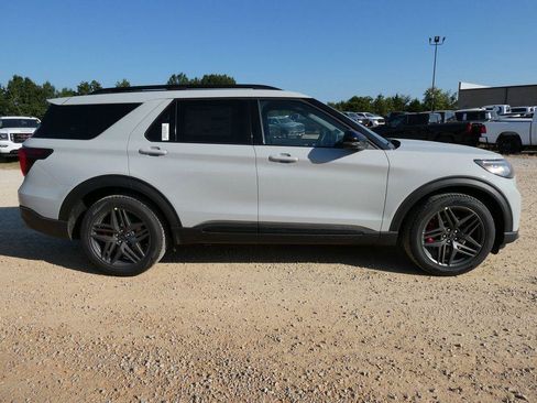 New 2027 Ford Explorer ST AWD/4WD image 2