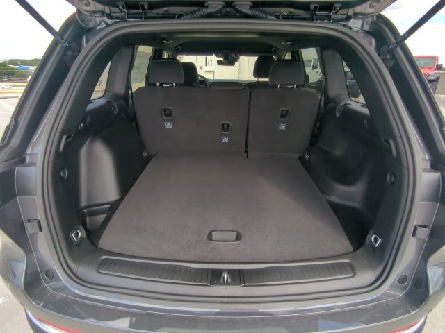 New 2026 Jeep Grand Cherokee Laredo RWD image 14