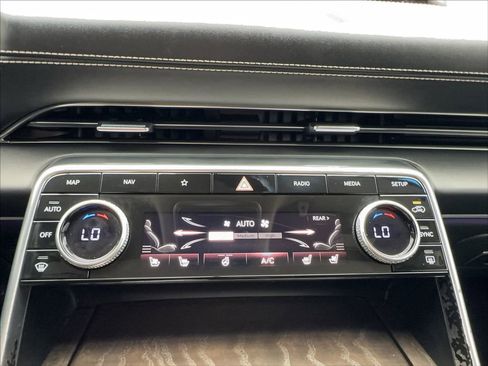Used 2022 Genesis GV80 2.5T w/ Prestige Package 04 AWD/4WD image 48
