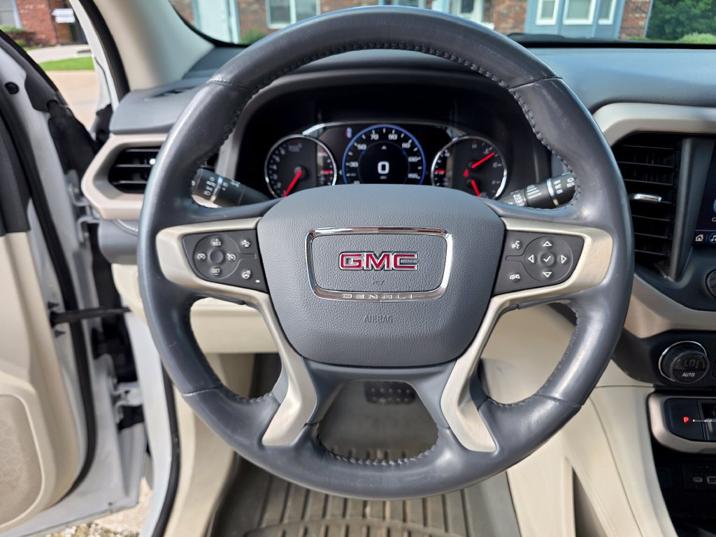 Used 2021 GMC Acadia Denali w/ Denali Ultimate Package AWD/4WD image 10