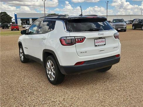 Used 2025 Jeep Compass Limited AWD/4WD image 3