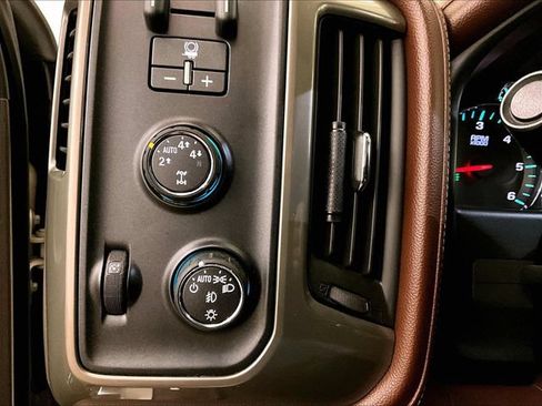 Used 2014 Chevrolet Silverado 1500 High Country w/ High Country Premium Package AWD/4WD image 31