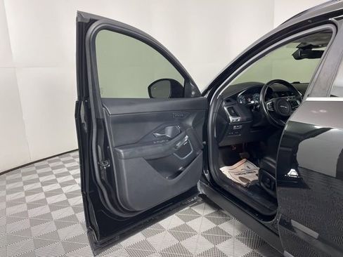 Used 2020 Jaguar E-PACE SE image 16