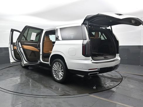 Used 2025 Cadillac Escalade Premium Luxury w/ LPO, Floor Liner Package image 55
