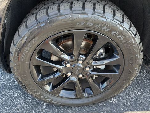 Used 2019 Jeep Grand Cherokee Altitude RWD image 8