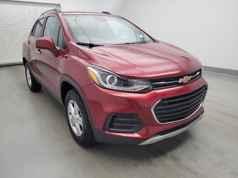Used 2020 Chevrolet Trax LT w/ LT Convenience Package AWD/4WD image 13