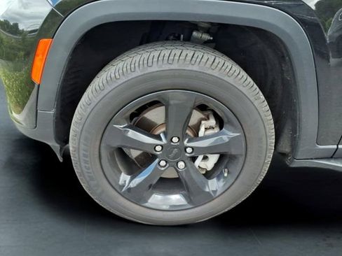 Used 2021 Jeep Grand Cherokee L Laredo AWD/4WD image 4