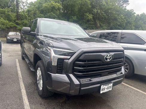 Used 2025 Toyota Tundra SR5 w/ SR5 Premium Package AWD/4WD image 1