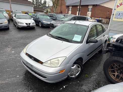Used 2000 Ford Focus LX image 1