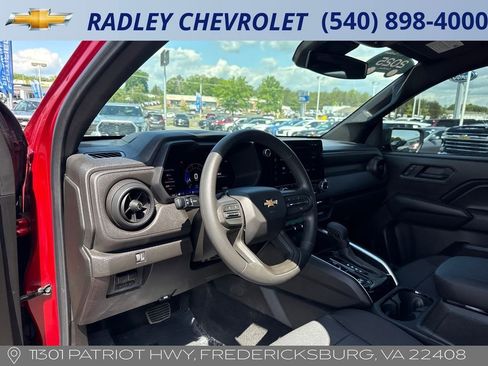 Certified 2025 Chevrolet Colorado W/T w/ Advanced Trailering Package AWD/4WD image 4