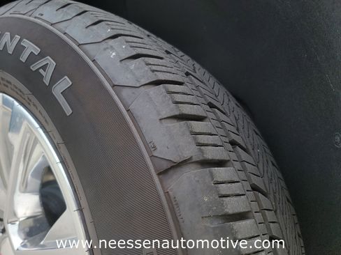 Used 2025 GMC Yukon Denali AWD/4WD image 35