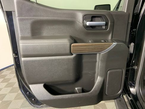 Used 2021 Chevrolet Silverado 1500 LT Trail Boss w/ Convenience Package II image 25