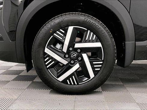 New 2026 Nissan Kicks SV w/ Charging Package FWD image 12