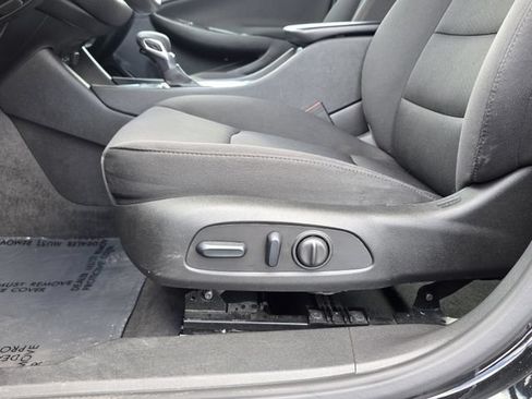 Used 2024 Chevrolet Malibu LT FWD image 14