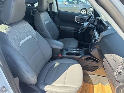 Used 2025 Ford Bronco Sport Badlands image 11